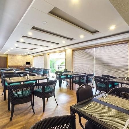The Ocean Park Resort Calangute Exteriör bild